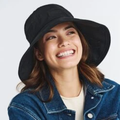 Essential Traveller Hat - Black