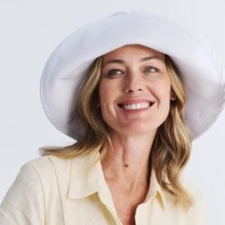 Essential Traveller Hat - White -Cancer Council Supplies Shop R52WhiteTRAVELLERModel 11