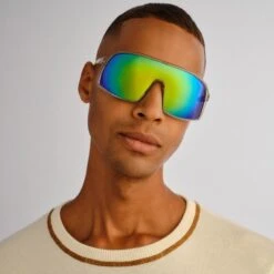 Front Page -Cancer Council Supplies Shop TCC2558907 9OUTFIELDSHIELD